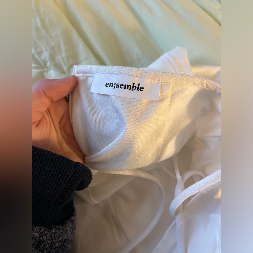 White en;semble Romper - Picture 2 of 3